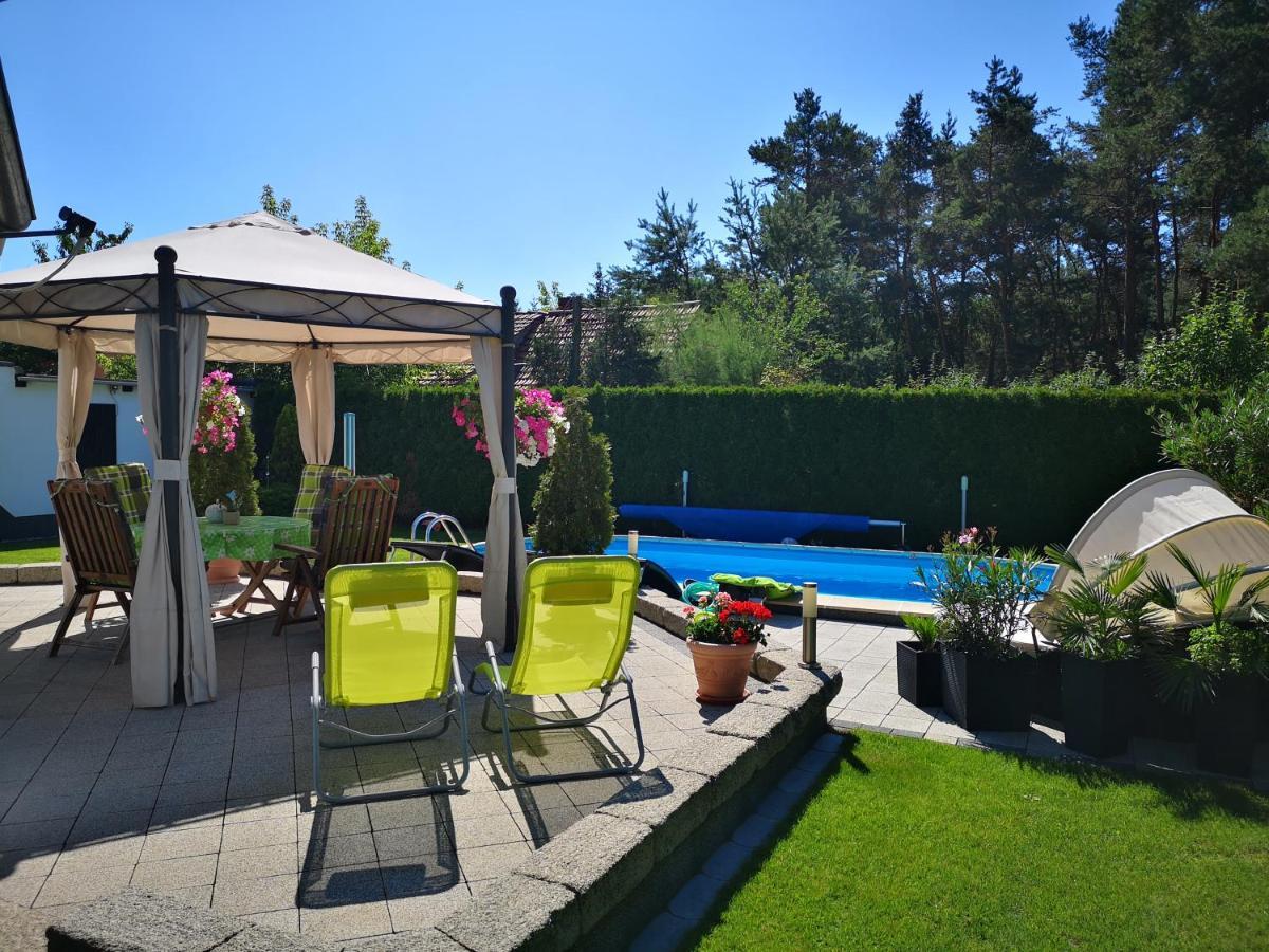 Gaestezimmer Im Bewohnten Efh Mit Pool Und Garten Ziltendorf Esterno foto