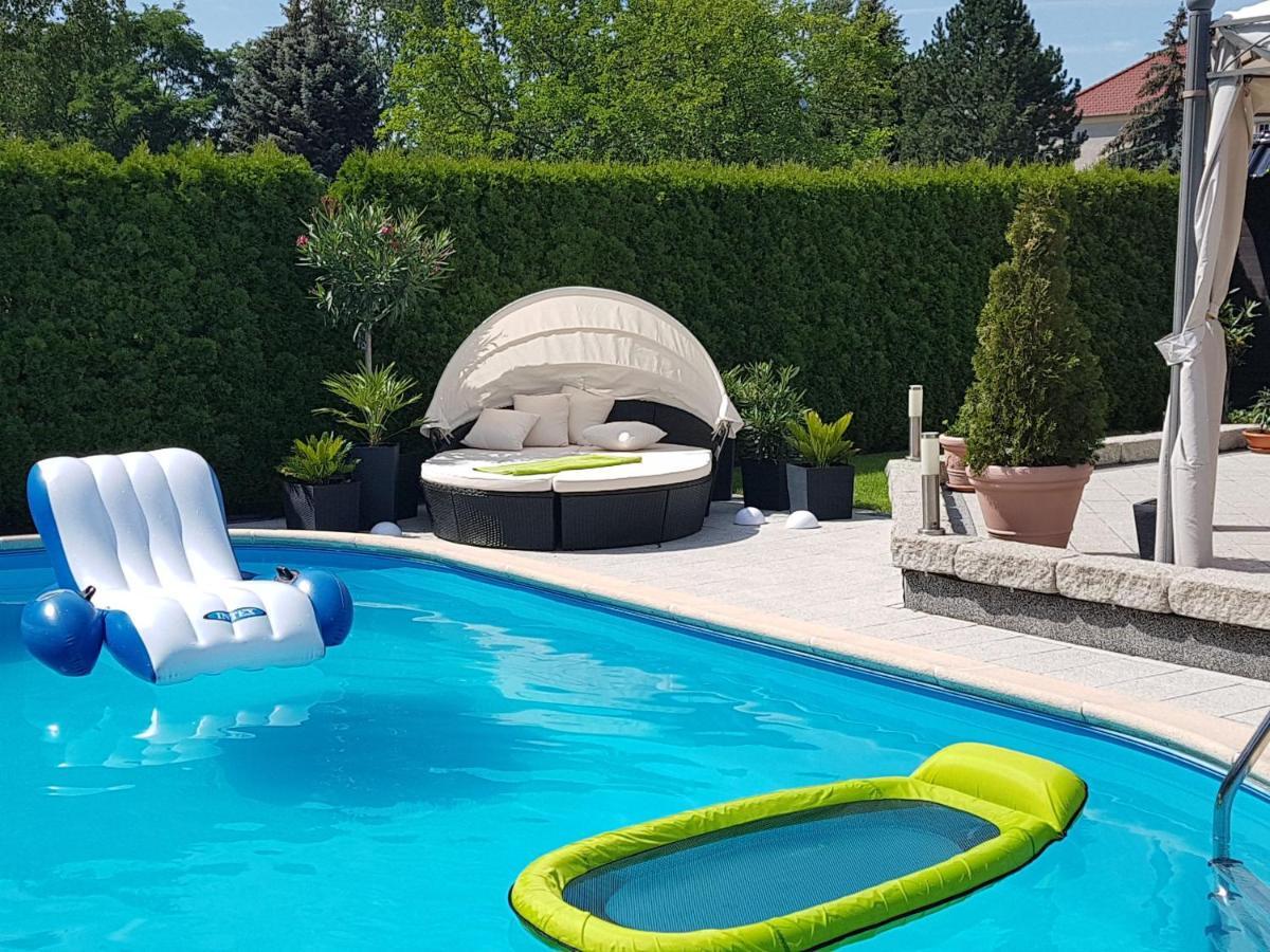 Gaestezimmer Im Bewohnten Efh Mit Pool Und Garten Ziltendorf Esterno foto