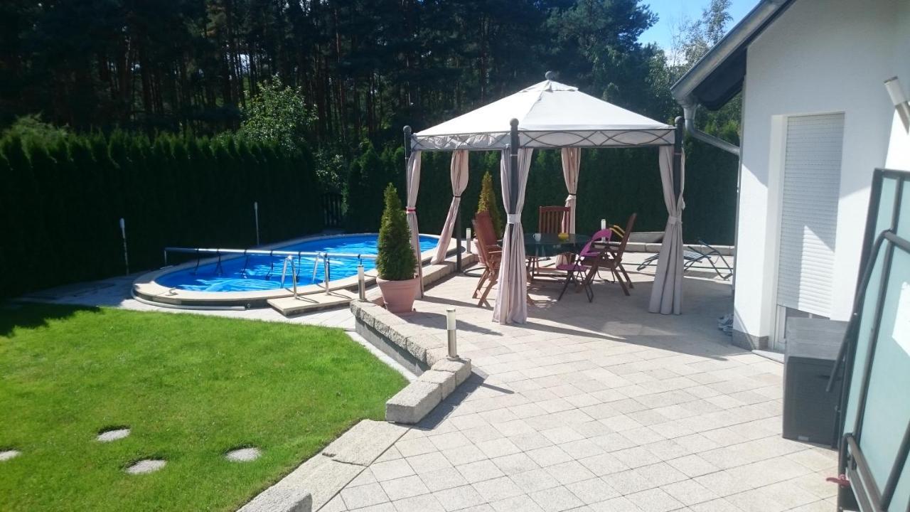 Gaestezimmer Im Bewohnten Efh Mit Pool Und Garten Ziltendorf Esterno foto