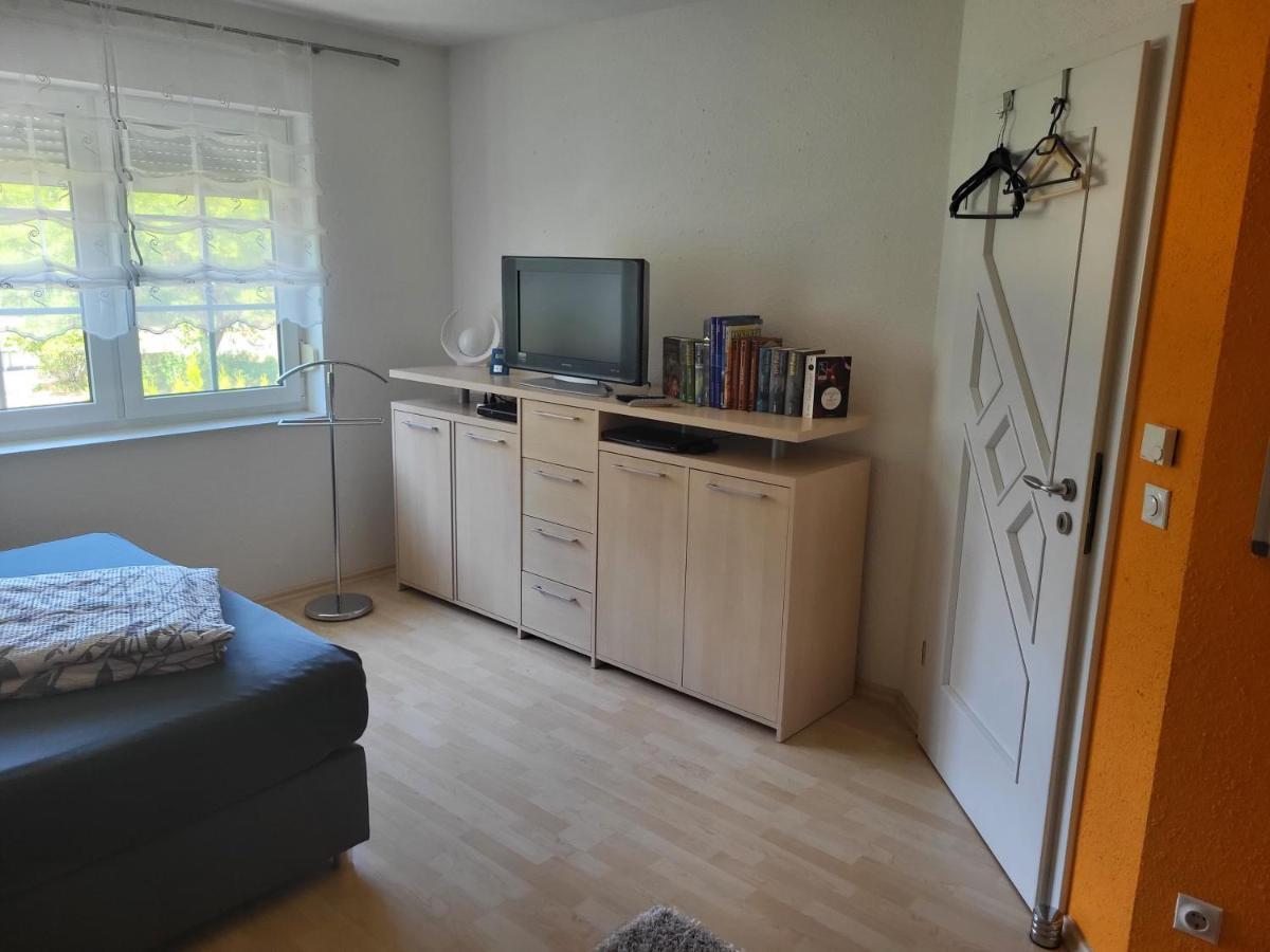 Gaestezimmer Im Bewohnten Efh Mit Pool Und Garten Ziltendorf Esterno foto